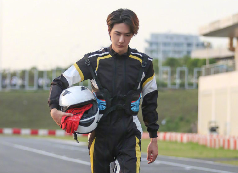 王一博@王一博首次回归，节目组准备最爱宠弟！一碗水端平后的待遇差太多