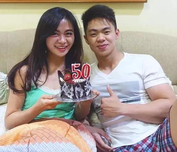 冻龄|“冻龄妈妈”火了，儿子不愿和她一起出门逛街：怕被误会成情侣