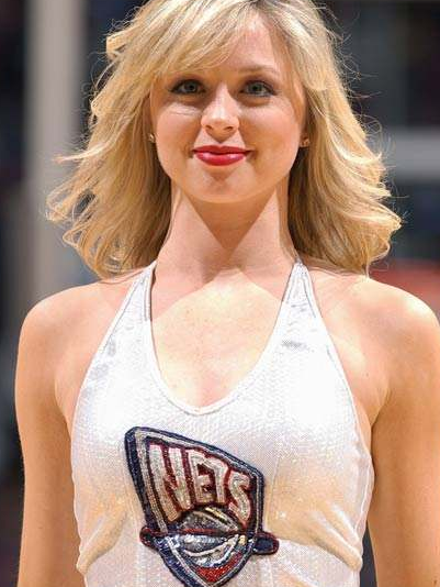 『啦啦队』NBA美女啦啦队不为人知的秘密，不许穿太多，还禁止这个......