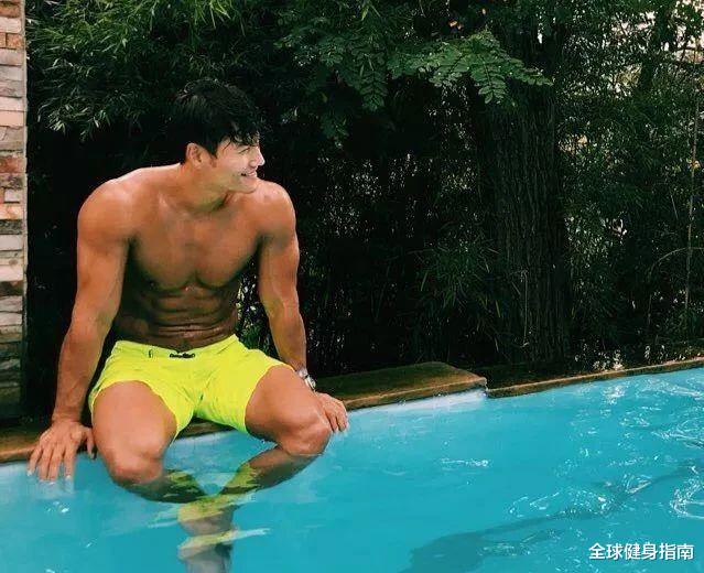 金钟国■44岁金钟国健身20年，肾却不行了？肌肉爆炸qu至今单身图个啥？