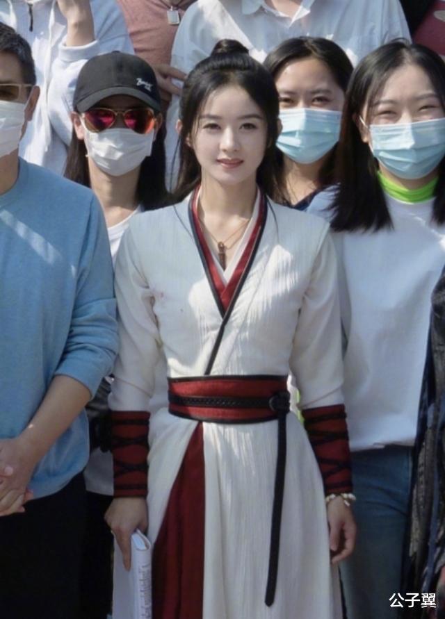 『赵丽颖』赵丽颖杀青连夜赶回家见儿子，连休7天一家3口团聚，颖宝好幸福