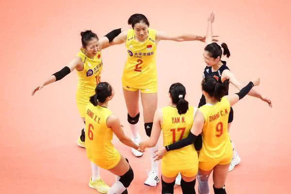 张常宁@女排大将张常宁带领中国队,战胜有埃格努的意大利队,很简单?