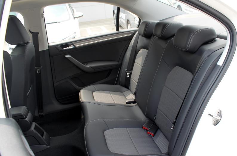 桑塔纳：开完吉利帝豪，再开81319元的大众桑塔纳，车主：有话想要说