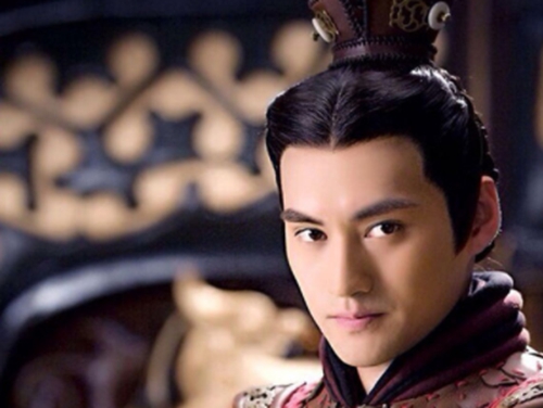 王莽|王莽为何被质疑是穿越者？你看他杀死自己三个儿子的行为，就懂了