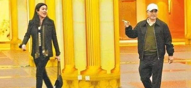 刘銮雄|5次拒绝刘銮雄的求婚，却甘愿为60岁富翁生孩子，她到底图什么？