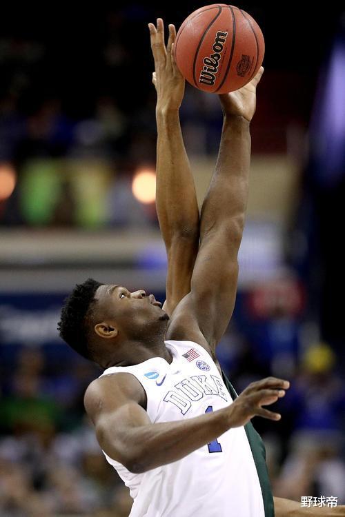 『布雷克·格里芬』他比锡安更强?这个人新秀赛季就打进了全明星!场均22+12+3.8!