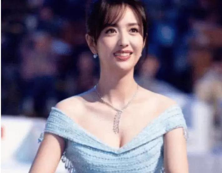 董璇|她从1线被打回18线只为养家，为十多个微商代言，如今连微商都躲着她