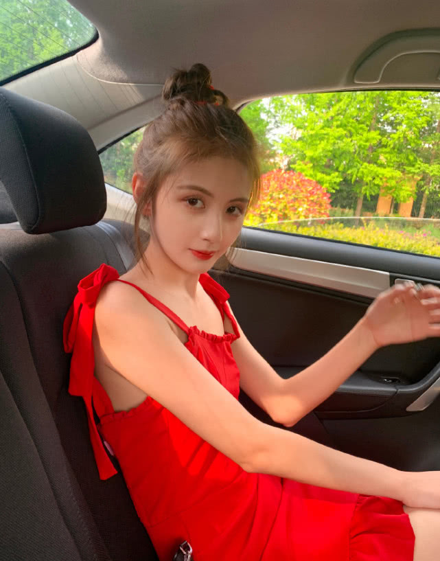 「王思聪」王思聪新女友高中素颜私照曝光,其前男友负债千万,发声暗讽两人