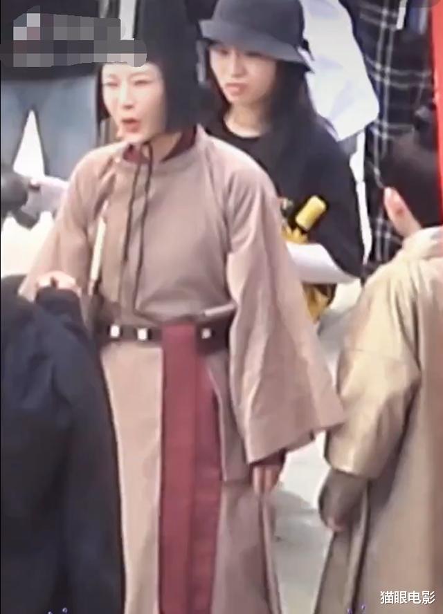 #杨紫#杨紫发福被嘲虎背熊腰，片场奶茶吸不停，新剧造型与原著差距大