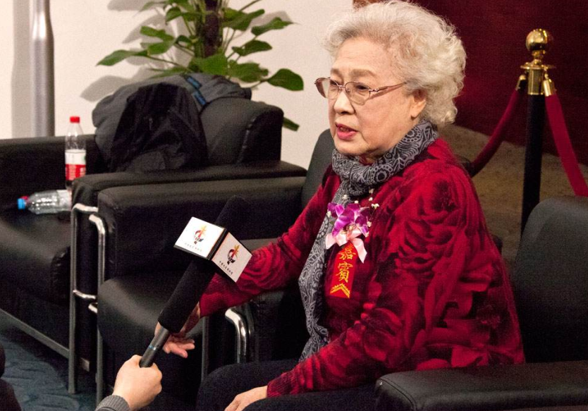 【】快100岁了还在演电影，可以说是国内最老的女演员，丈夫儿子都已经去世