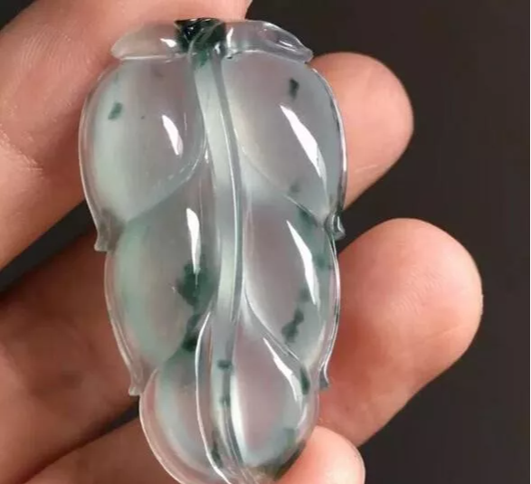 袁大头|一块飘花翡翠毛料，切出一片叶子来，直播过程！