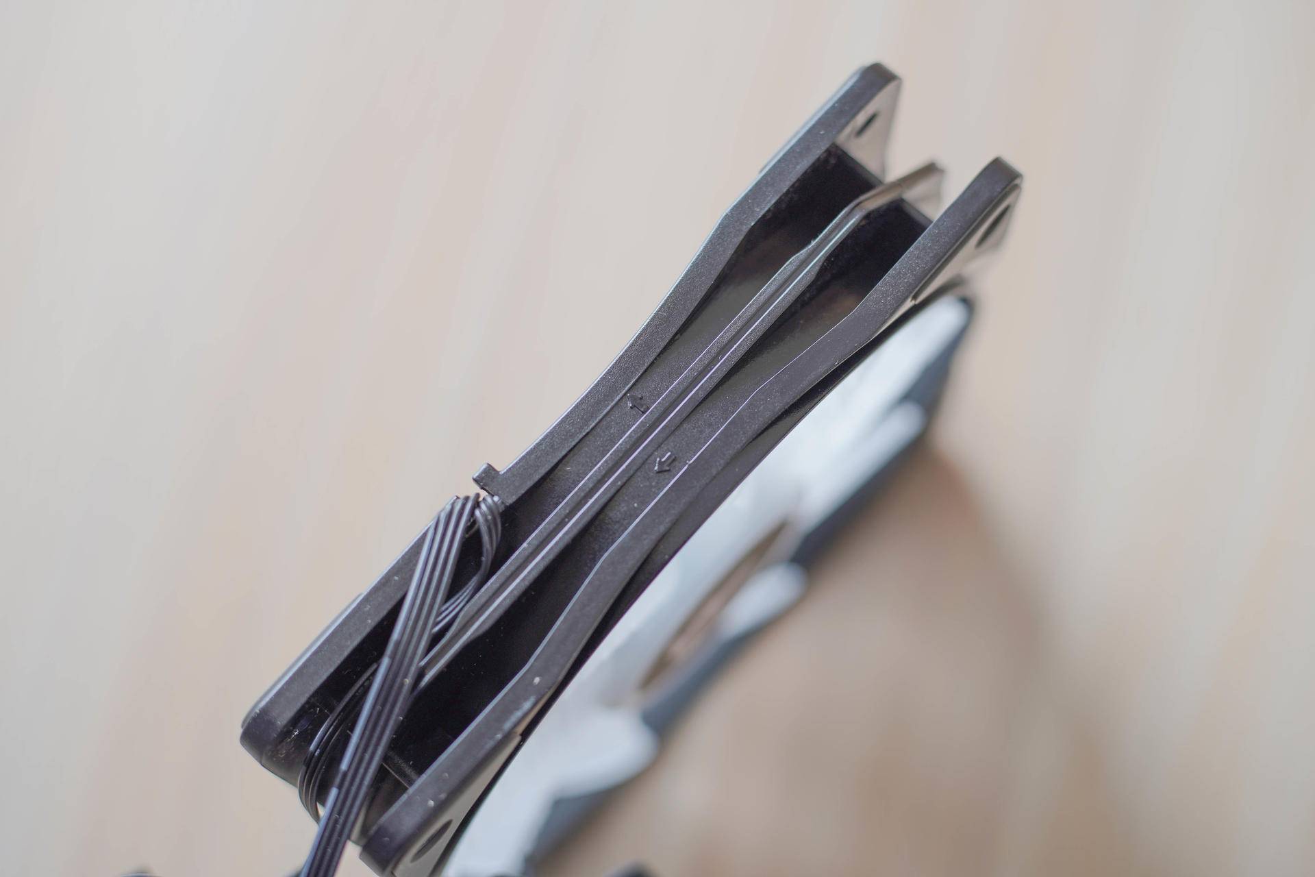 创业|风扇换水冷立竿见影！机箱颜值拉满不漏液，堡垒240开箱体验