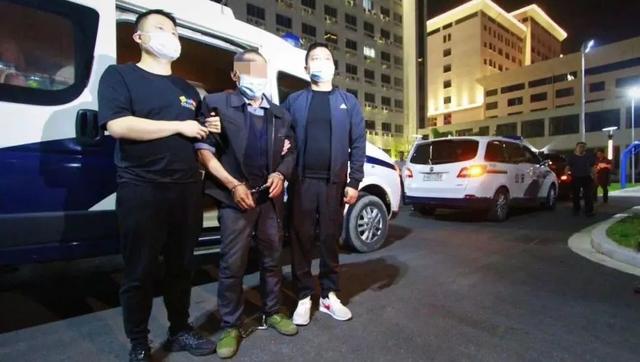 中国长安网|一家三口遭纵火灭门，民警22年后一眼认出骑电动车的嫌疑人