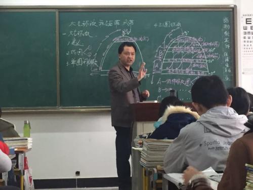 【理工科】理科生：我自豪。文科生：我自卑。家长：“笨人才去读文科！”