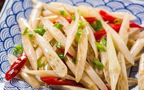 猪肉|秋天，少吃猪肉，就吃这菜，补血又补铁，脸色更红润，比吃阿胶强