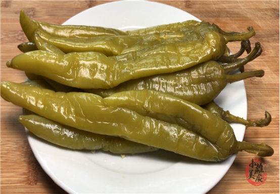 辣椒|原来腌辣椒这么简单，不加一滴水，坛子不生花不易坏，三天就能吃