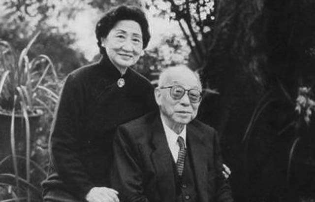 张学良|张学良赵一荻相守72年的背后是：爱情是谎言，若非事变两人早散了