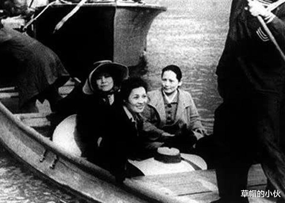 宋美龄|老照片：游泳的林徽因，开救护车的宋美龄，坐船的宋庆龄宋霭龄！