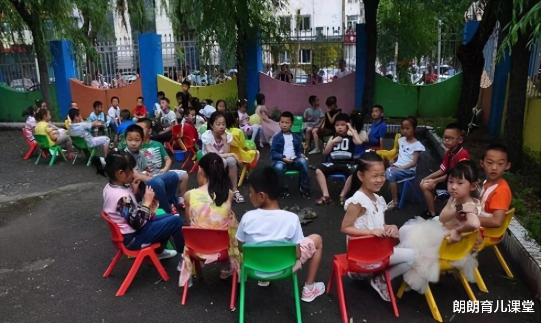 亲子|班级校外活动花22300元，由谁买单？老师提议AA制，家长：凭什么