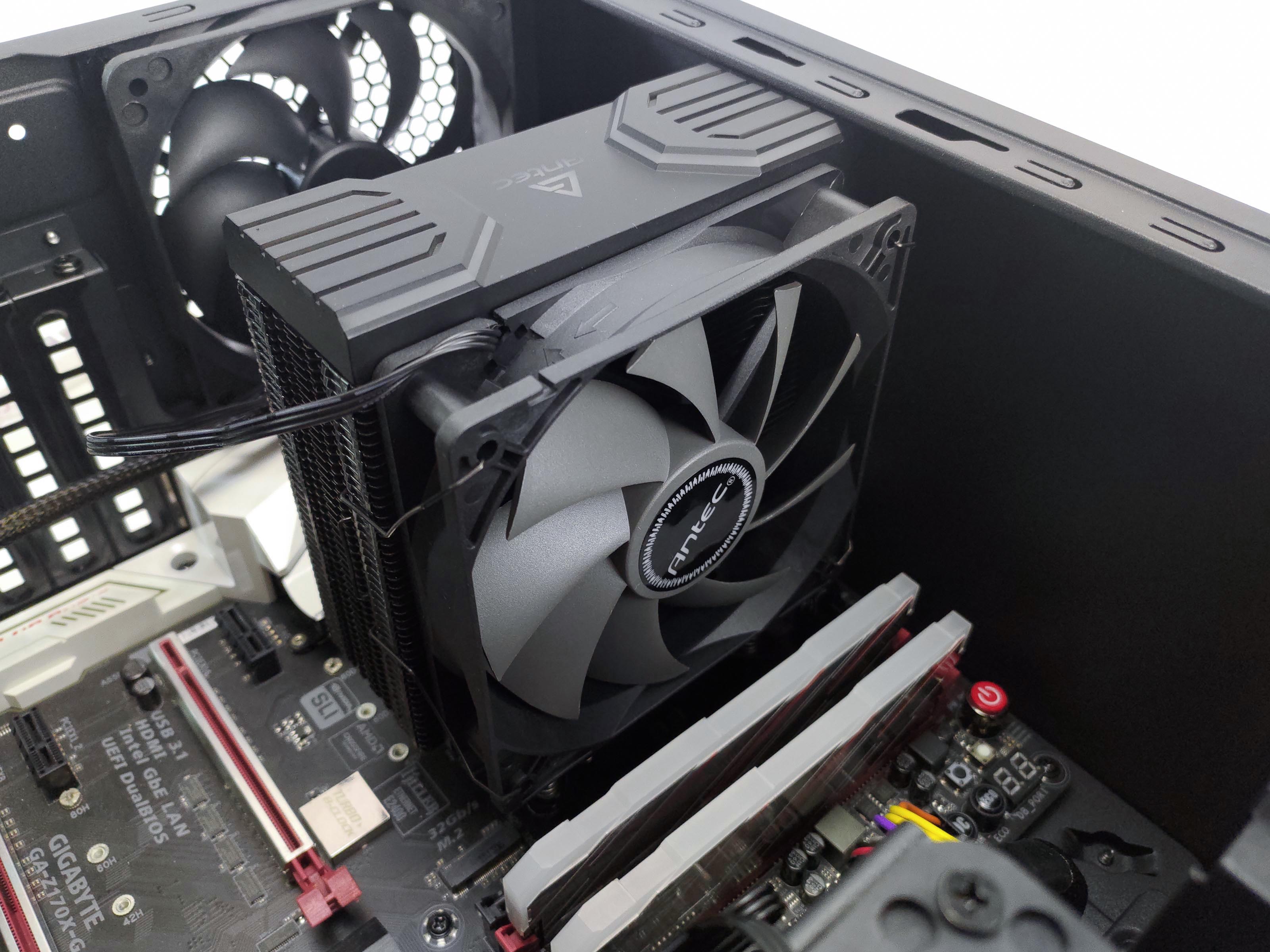 酷睿处理器|64TB超豪华别墅，银欣CS380黑威联通主机达成