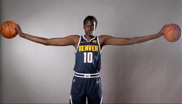 掘金队|2米18打小前锋还能投追身3分！掘金祭出5高阵容，网友：求火箭一战