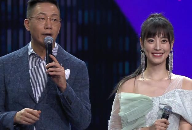 「郑爽」618三台晚会打光差别大：沈梦辰艳压关晓彤，郑爽柔光太浮夸