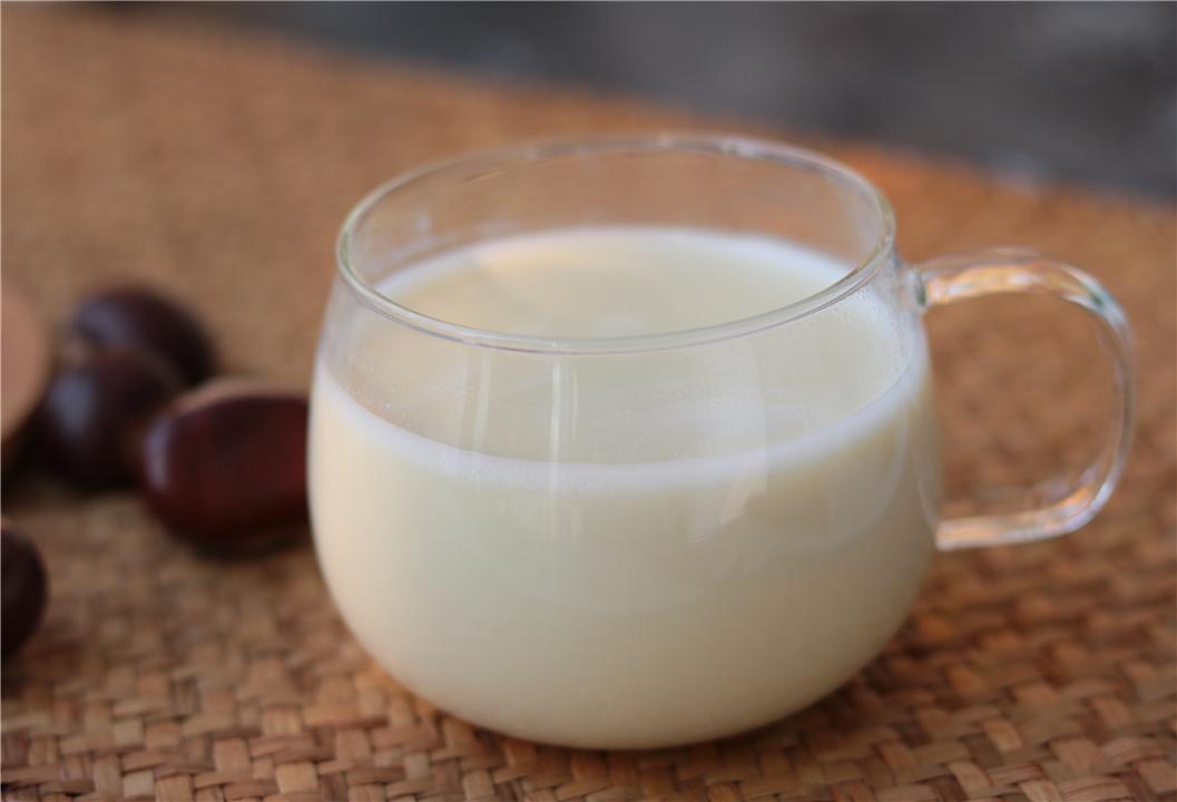 牛奶|孩子每天坚持喝牛奶，1年后，身体会发生什么变化？