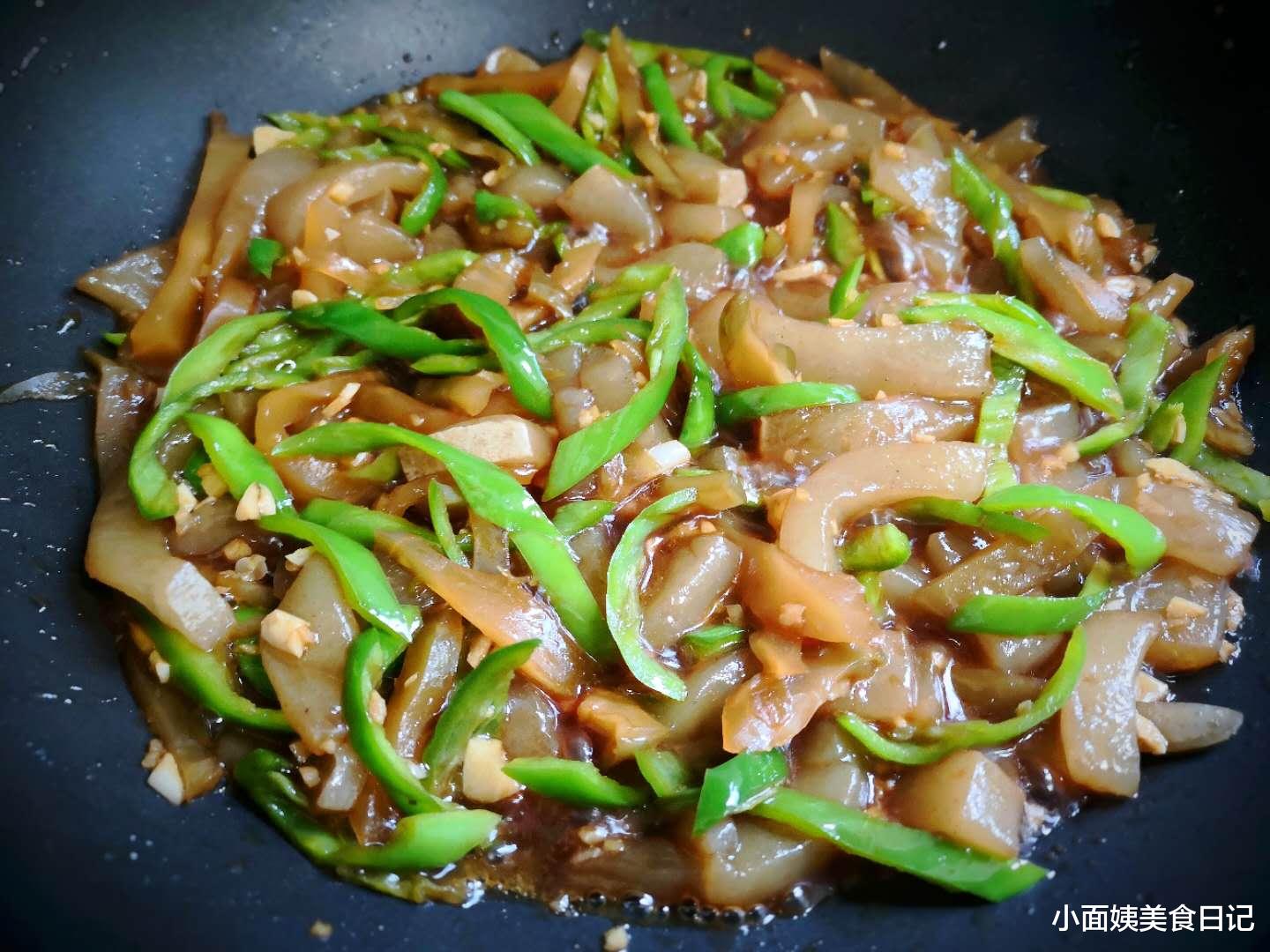 『魔芋』它是减肉清肠高手，零脂肪高纤维，比馒头充饥，比荞麦面还刮油！