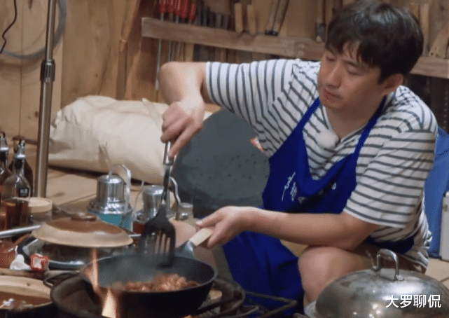 『黄磊』《向往》黄磊做菜真有那么好？当看到失去滤镜的食物：顿时没了食欲