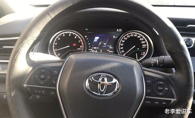 [丰田凯美瑞]24万入手凯美瑞，再开朋友落地34万的ES200，车主：要疯了！