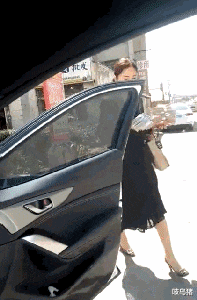 谢霆锋|18岁的蔡徐坤和18岁的谢霆锋,哪个比较帅?有点过分了吧