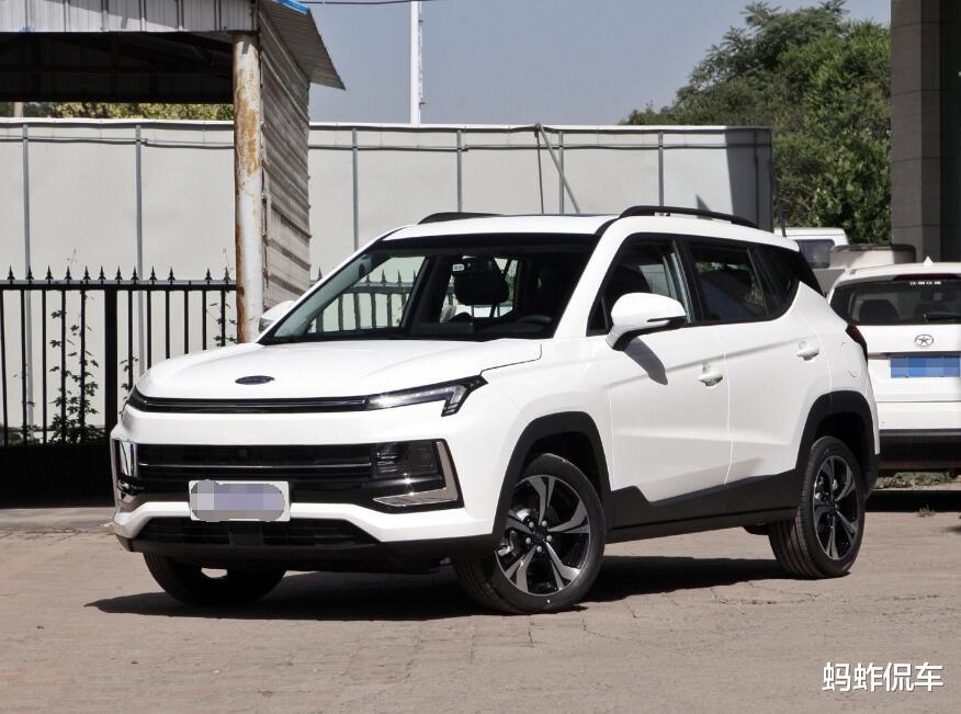 「SUV」又一“年轻”SUV上市!入门直接配1.5T,个性外观,7.28万要啥XRV