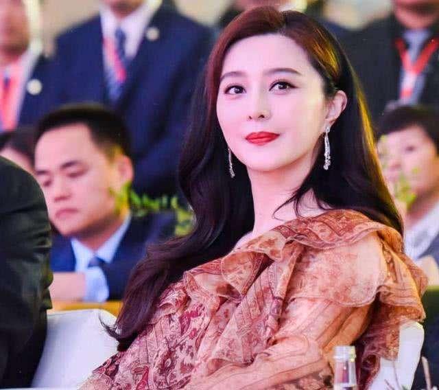 【范冰冰】继林志玲后范冰冰也走向日本,复出广告引热议:应该改口叫范老师了