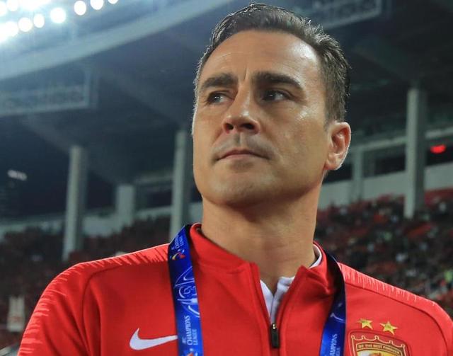 卡纳瓦罗▲里皮接受采访语出惊人！难怪恒大把卡纳瓦罗当宝贝一样供着