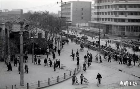 「老照片」一组四十年前的老照片,20岁以下就别点了,因为你看不懂