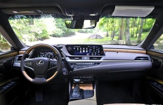 雷克萨斯ES:奥迪A6L和雷克萨斯ES哪款车档次高,应该如何选择?