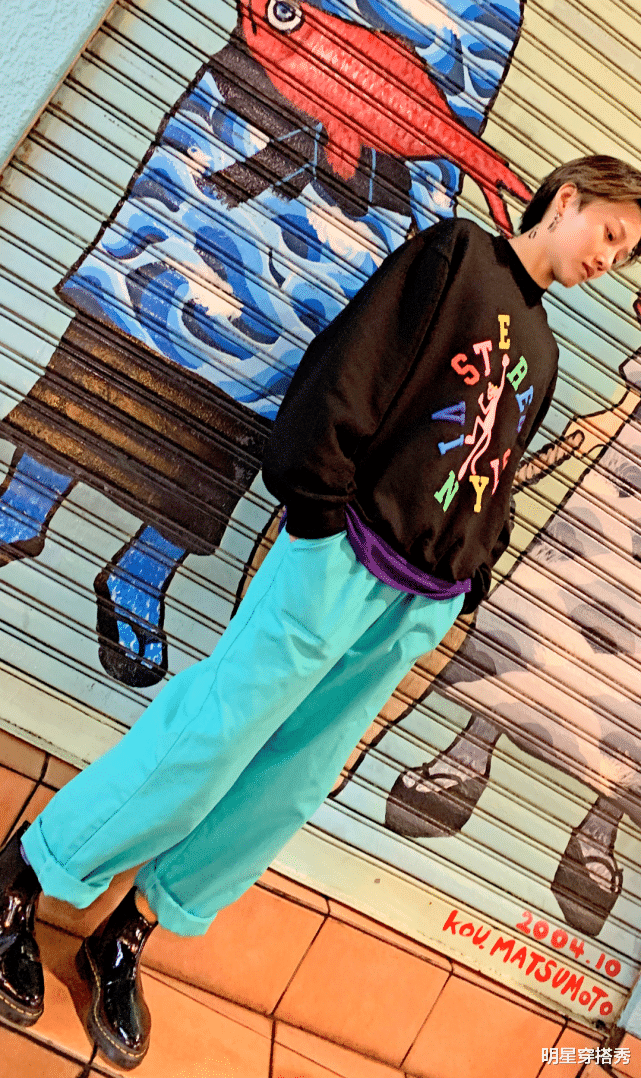 卷发：原来你是这样的刘雨昕，“长卷发+炫腹装”，扭腰那刻女生都酸了