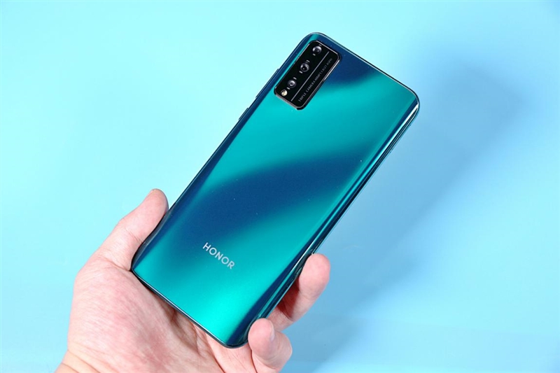 荣耀play:千元机中的性价比之王,麒麟810+屏下指纹+快充,比9X便宜400!