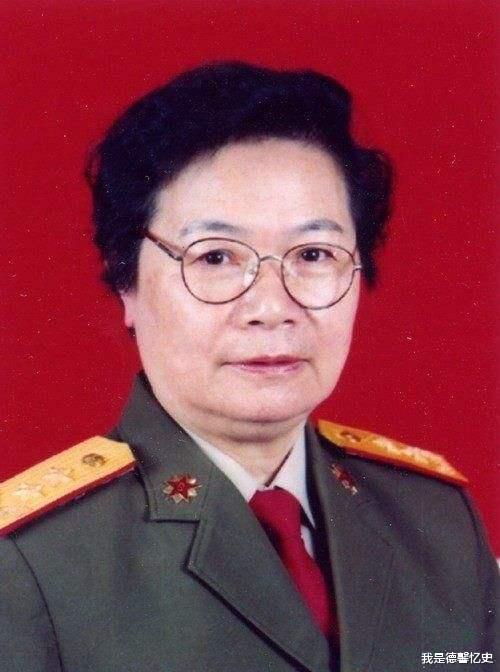聂荣臻|1994年她家成了全球最高军衔家庭，元帅父亲，上将丈夫，自己中将