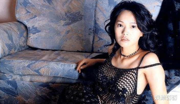 童谣|背地里与男人关系混乱的“伪清纯”女星，最后一个我惊了！