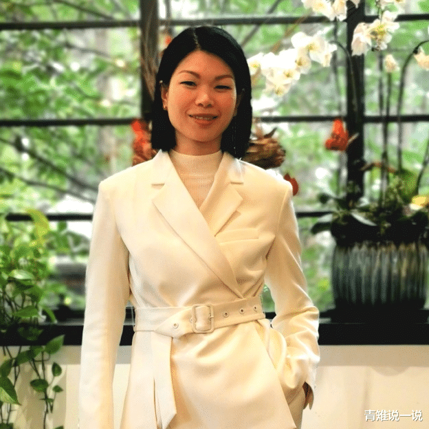 吕燕：当初红遍全球的“第一丑模”吕燕，嫁给了法国富豪，生下的儿子像极混血王子