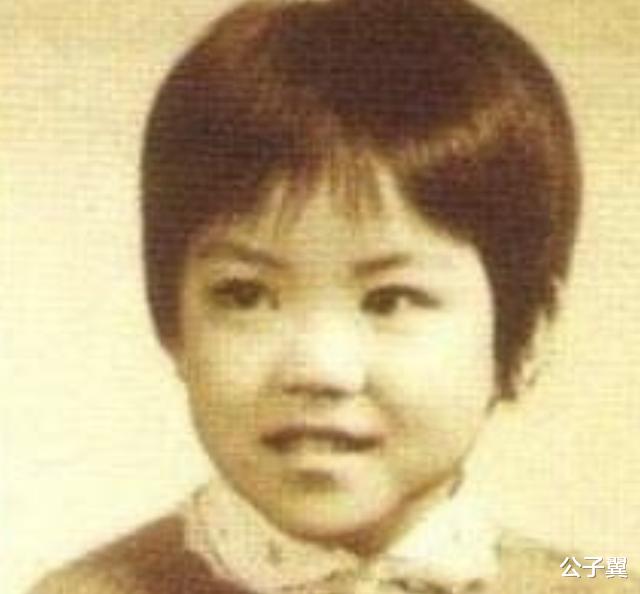 王菲@王菲出生到小学的私人相册曝光，牵出一段出道前的隐秘往事