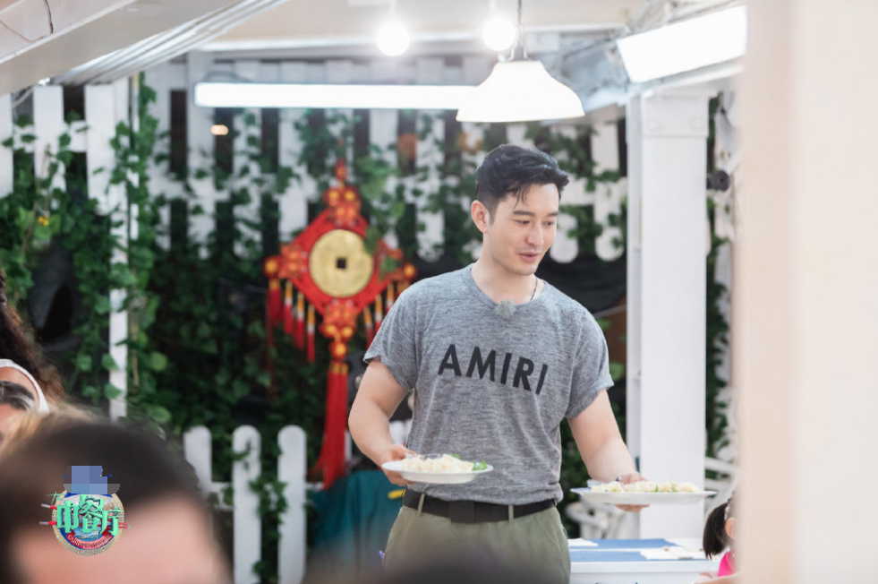 赵丽颖|赵丽颖产后“厨娘”首秀，节目两大变化，遭遇严峻挑战