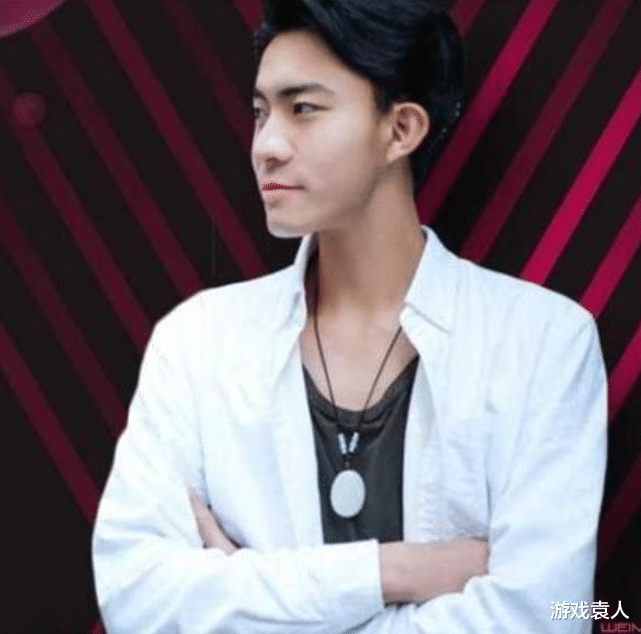 国服：心态只用一天就把蒙恬打上国服，21场90%胜率，看到他的出装后我懵了！