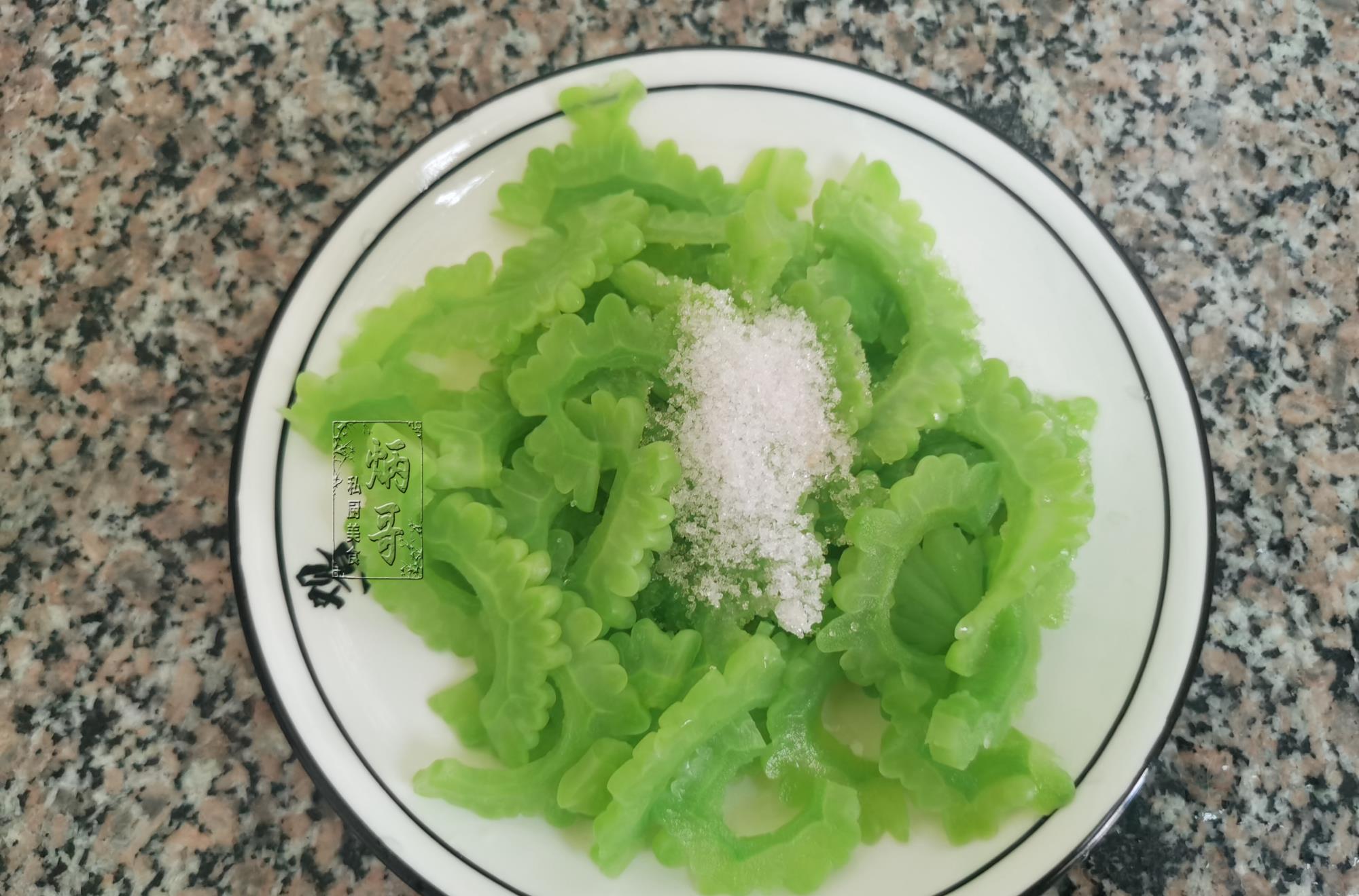 苦瓜|三伏天，大鱼大肉不如他它，清脆爽口营养高，好吃不上火，气色好