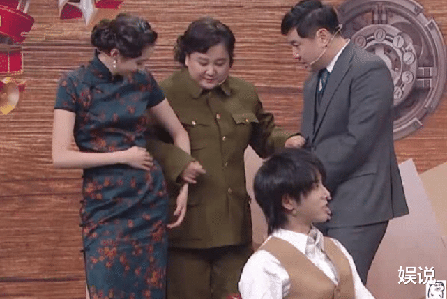 关晓彤：王牌：贾玲让沈腾摸关晓彤的胯，谁注意他手放在哪？素质装不出来