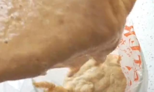 【玉米】玉米面这样做太好吃了！手不沾面，不烫面，松软可口，凉了也不硬