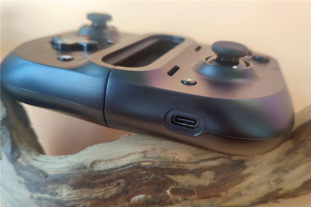 雷蛇|游戏宅的亲身体验，手柄还是物理连接好：雷蛇骑仕游戏手柄体验