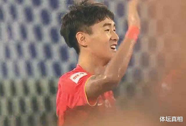 上海申花|申花大牌外援仅踢54分钟，换下后直接离场！董路：他将来会出问题