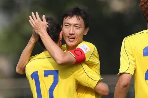 范志毅|范志毅晒合影，国足4大名宿一同出镜，感叹：老友相聚，岁月啊